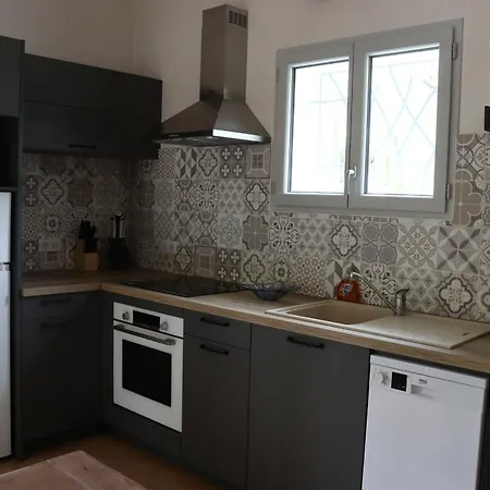 Maison Garde Barriere * Canilhac